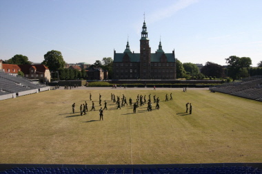 Danish Tattoo - Aufbau des Paradeplatzes mit EXPO-roll