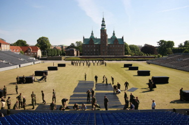 Danish Tattoo - Montage des Paradeplatzes mit EXPO-roll